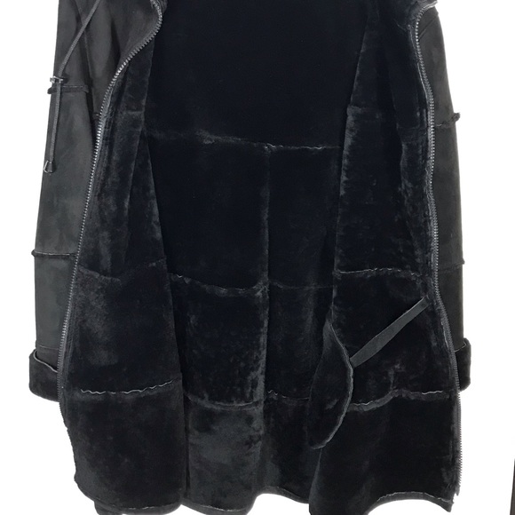 Hooded Sheepskin Coat by Garber Furs, Chicago - Picture 4 of 5